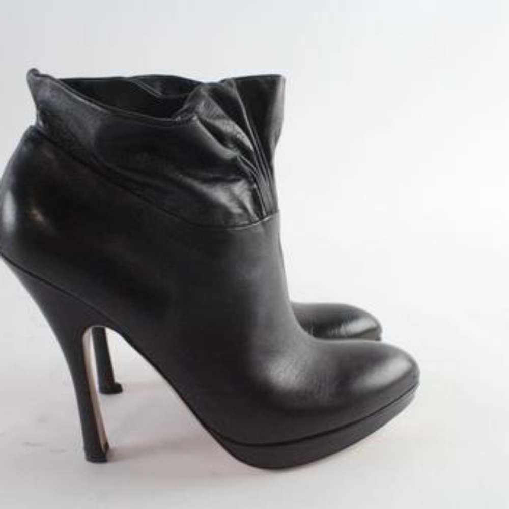 Prada heels - Picture 3 of 4